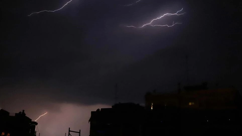 Πώς θα κινηθεί τις επόμενες ώρες ο κυκλώνας Ζορμπάς – Πότε αναμένεται στην Αττική